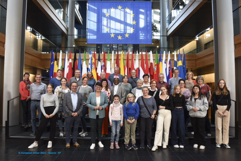 Bild der Reisegruppe im Parlament