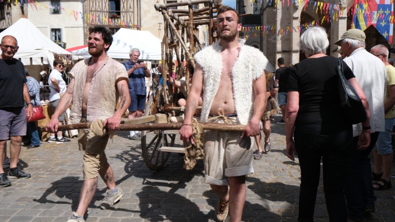 Photo de fête médiévale à Semur-en-Auxois